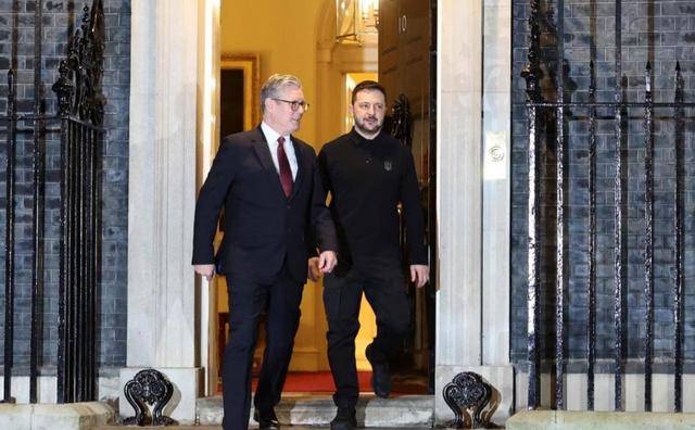 皇冠体育APP_一口气倾泻5000枚导弹皇冠体育APP,乌军瞬间回血,俄立马召唤大部队上场