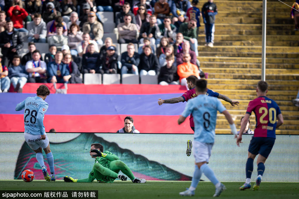 皇冠信用网怎么租_西甲-拉菲尼亚双响+补时绝杀 巴萨连扳3球4-3先赛7分领跑
