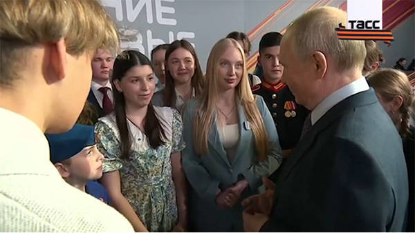 皇冠信用网足球代理_普京:会考虑将伏尔加格勒更名为斯大林格勒皇冠信用网足球代理,但最终决定应由该市居民作出