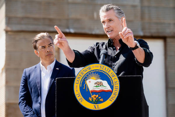 皇冠足球管理平台出租_加州州长:我们不是美国皇冠足球管理平台出租,对中国伸出开放之手