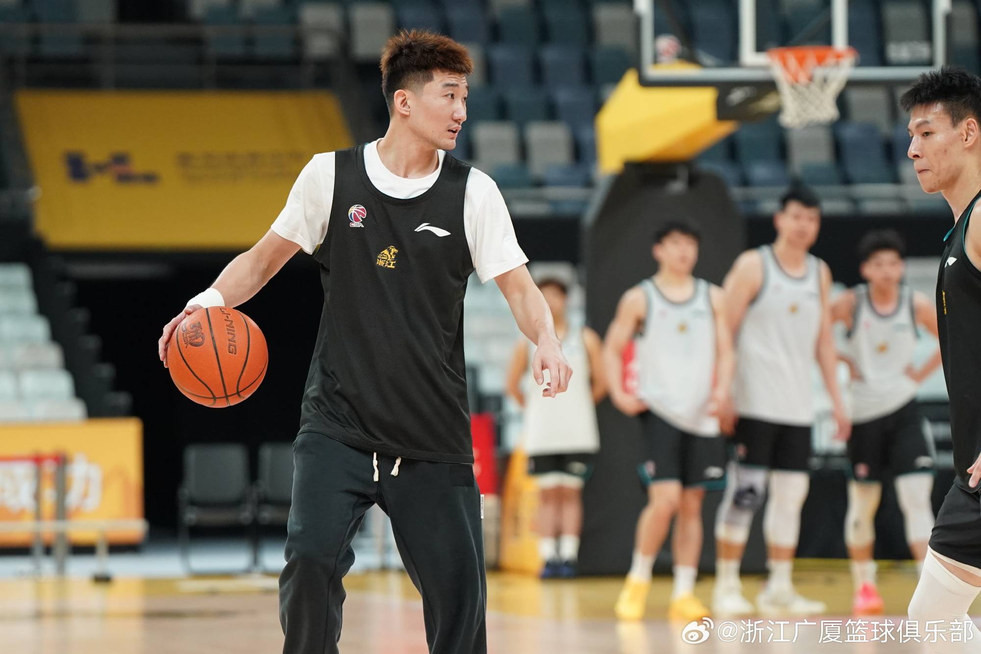 皇冠信用网押金多少_总决赛前瞻:广厦冲队史首冠 曾凡博伤缺北京影响大