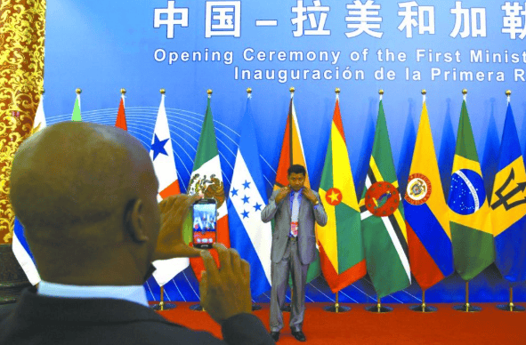 皇冠信用网可以占几成_中美握手言和后皇冠信用网可以占几成,3架专机抵达北京,中方主持大局,美方措手不及