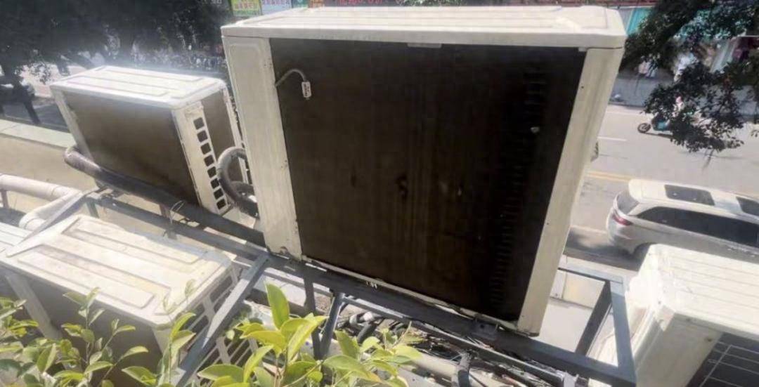 WNBA篮球投注
_广东一女子家里太热WNBA篮球投注
,发现阳台外被挂了12台空调外机