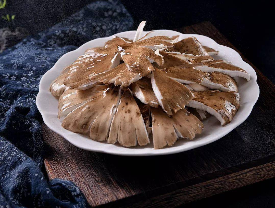 皇冠信用网在线开户_“天价”鸡枞调查:最贵卖到1800元/公斤!雨水少致产量低皇冠信用网在线开户,多地价高客少