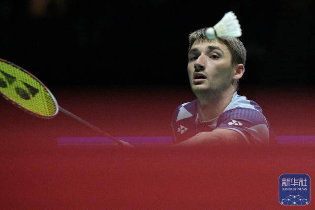 皇冠信用网会员注册_新加坡羽毛球公开赛:陆光祖晋级男单决赛