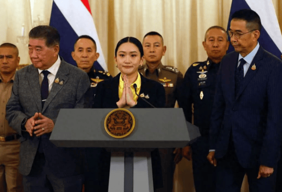 多特蒙德Vs蒙特雷_只剩255席多特蒙德Vs蒙特雷,佩通坦拒绝下台,一架泰专机直飞中国,执政党要自救