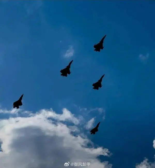 北阿德莱德火箭 v 西阿德莱德熊猫_阅兵前瞻：我们有必要展示一下最新面貌北阿德莱德火箭 v 西阿德莱德熊猫，给世界增加一点"确定性"