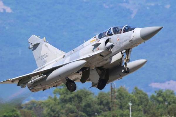 皇冠信用网会员开户_乌克兰幻影-2000战机被击落皇冠信用网会员开户,印媒:台军天塌了,中国博主们欢腾