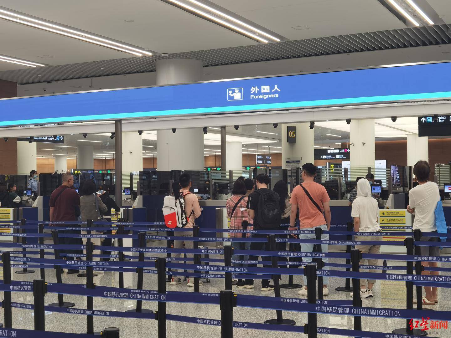 皇冠皇冠信用网会员注册_暑期过半皇冠皇冠信用网会员注册,成都入出境外国人同比增长近4成!有外国游客在蓉体验世运会项目→