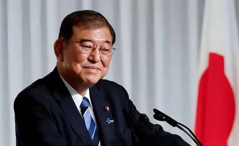 皇冠足球平台代理_特朗普高兴坏了！美国公布全球关税后皇冠足球平台代理，6个中国邻居对美投降，其中3国出卖中国利益，局势严峻