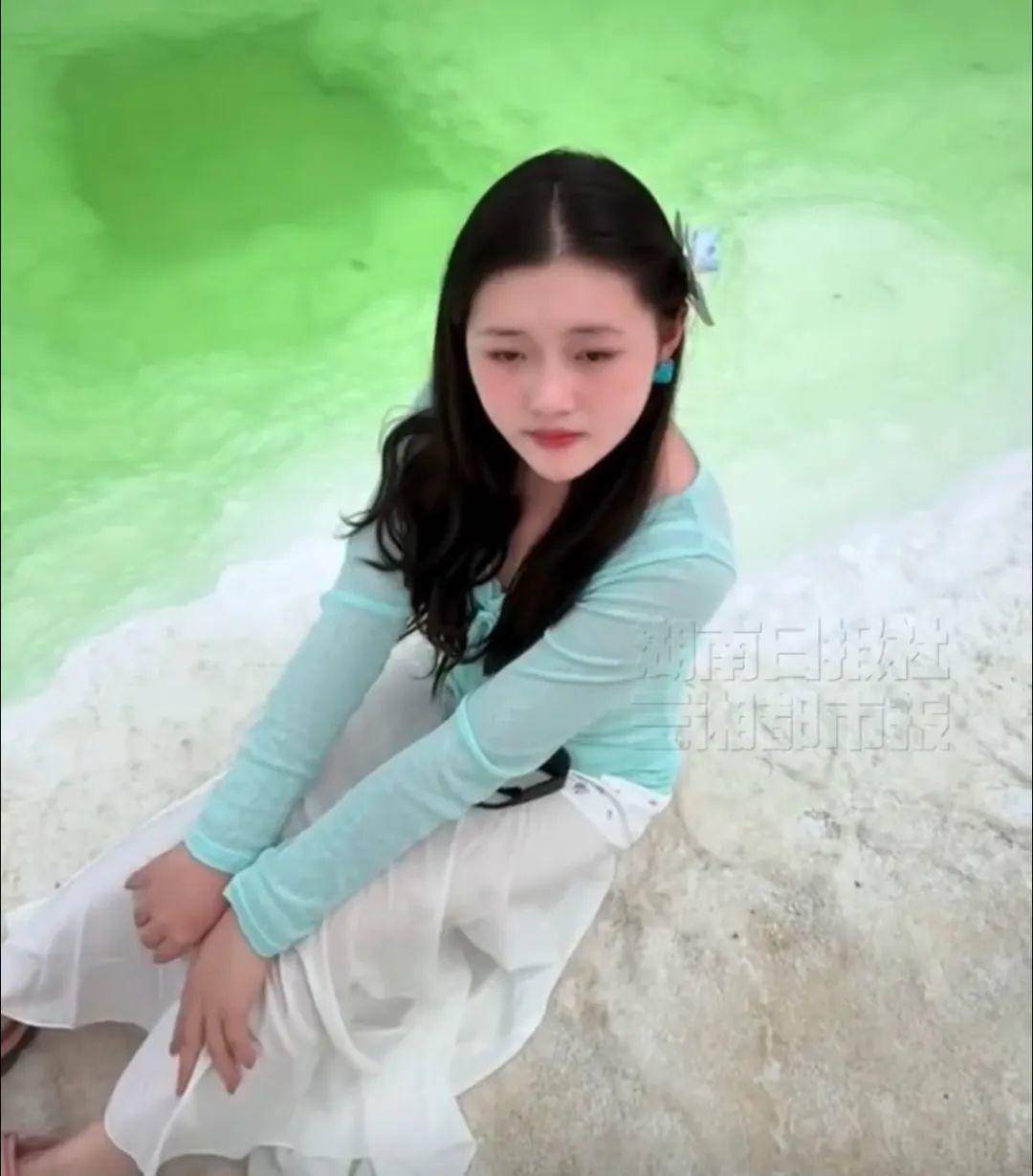 皇冠信用网如何开户_24岁女生酷似大S走红:没整容