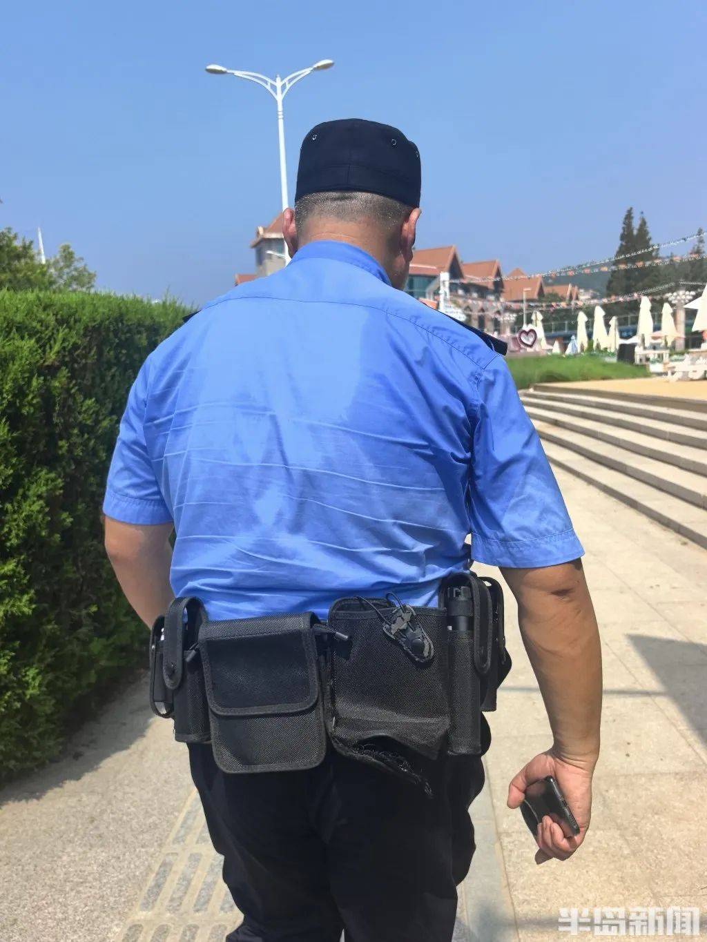 皇冠信用网平台
_70岁老人来青岛一浴游泳皇冠信用网平台
,上岸发现衣服和手机都不见了,民警找了两个多小时……