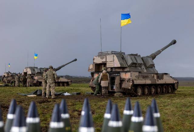 皇冠信用網登3代理
_普京让步:同意美国保护乌克兰皇冠信用網登3代理
,但要中国担保?泽连斯基高兴早了