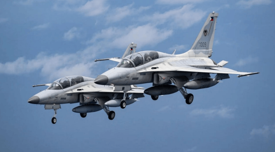 卢博斯福尔曼vs吉里.哈维尔._中国靠近仁爱礁军舰卢博斯福尔曼vs吉里.哈维尔.，就越过菲律宾红线？菲军：有能力击沉敌舰