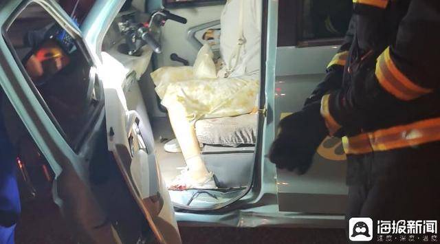 哈萨克斯坦U21 vs英格兰U21_山东德州:两车相撞致一人被困 消防员火速破拆一分钟救出