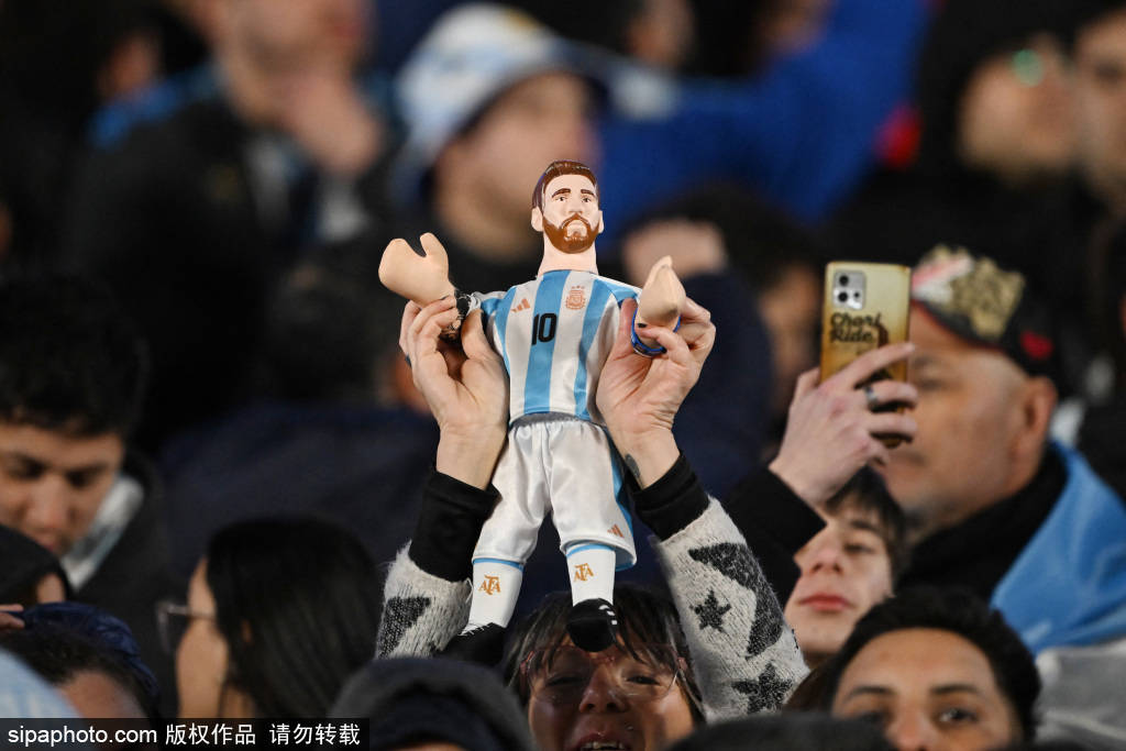 西班牙足协丙组联赛_因凡蒂诺的神秘预告:梅西捧杯照背后隐藏的重大消息