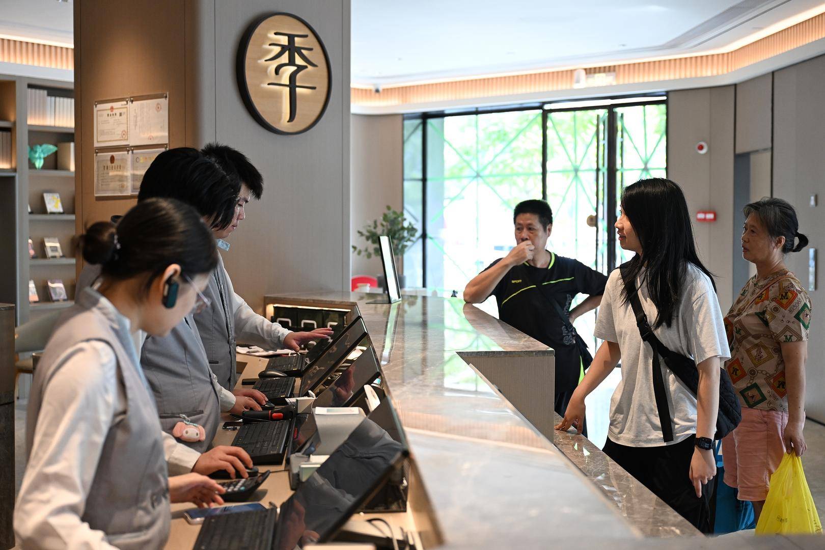 如何代理皇冠信用网_珠海沿海有高层住户被通知撤离如何代理皇冠信用网,“住了30年第一次撤离”!多家安置酒店已满房