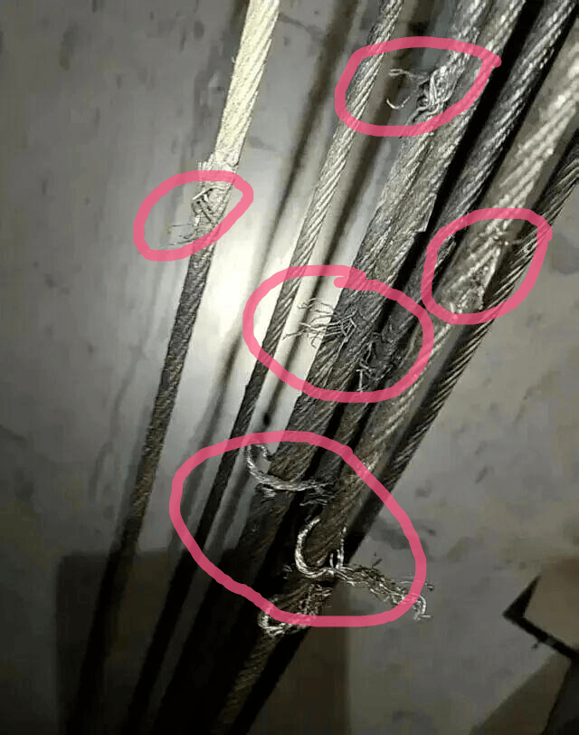 皇冠足球管理平台出租
_两人涉嫌切割小区23部电梯钢绳被刑拘：业主称事发时刚换物管皇冠足球管理平台出租
，原物管公开信称“被迫退场”