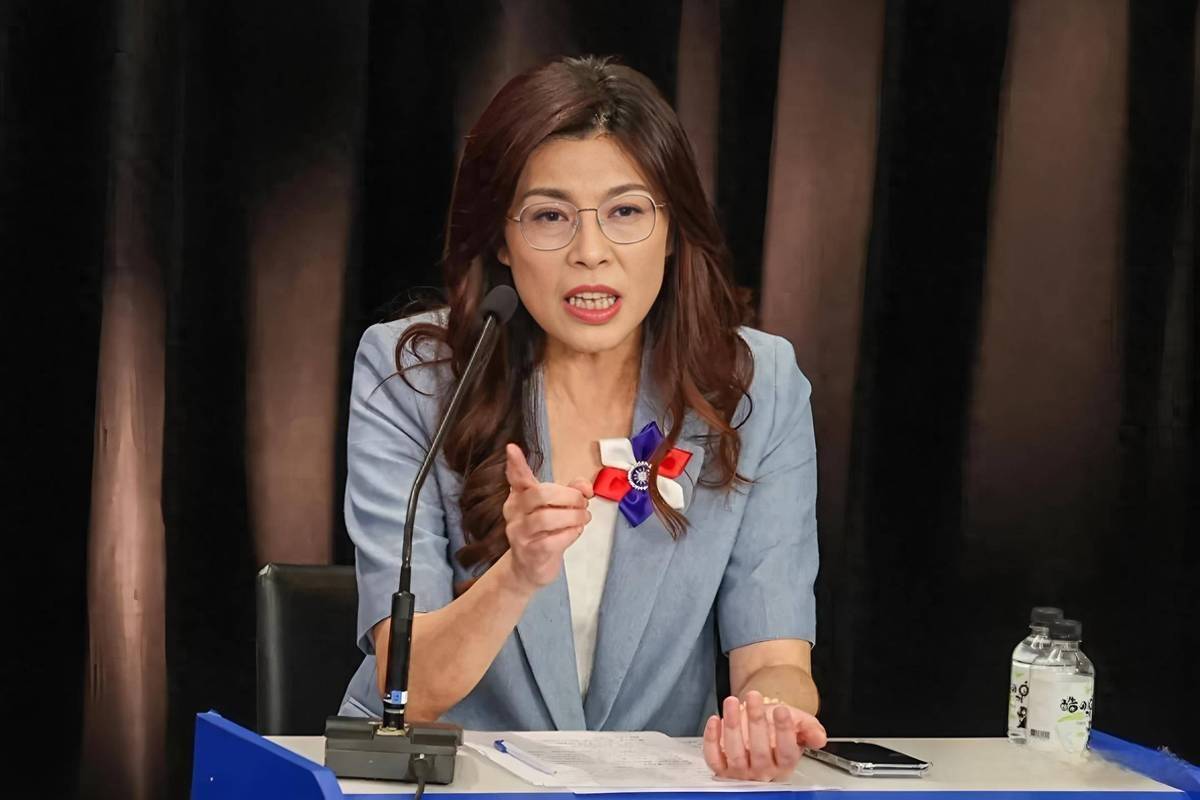 皇冠信用網申请条件
_台岛权力格局生变!郑丽文提特殊统一方式皇冠信用網申请条件
,美西方“驻台代表”排队求见,对外释放信号强烈