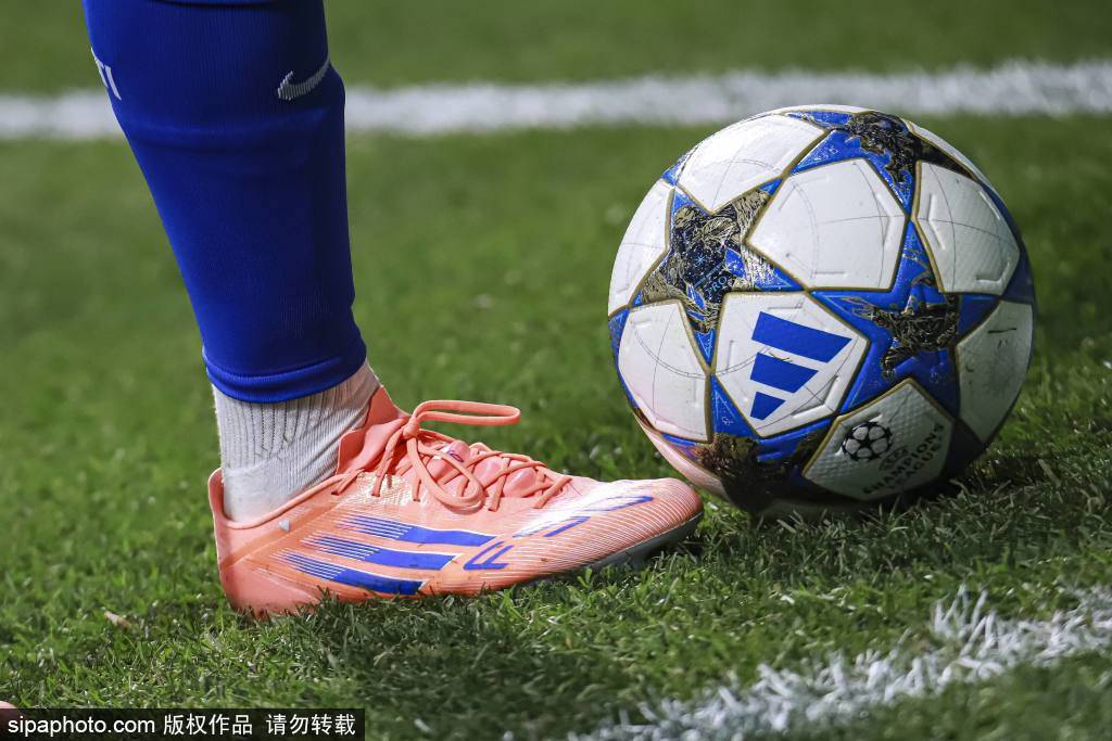 皇冠信用網代理注册
_梅西助攻难掩评分尴尬:38岁老将的战术转型与进球偏见的争论