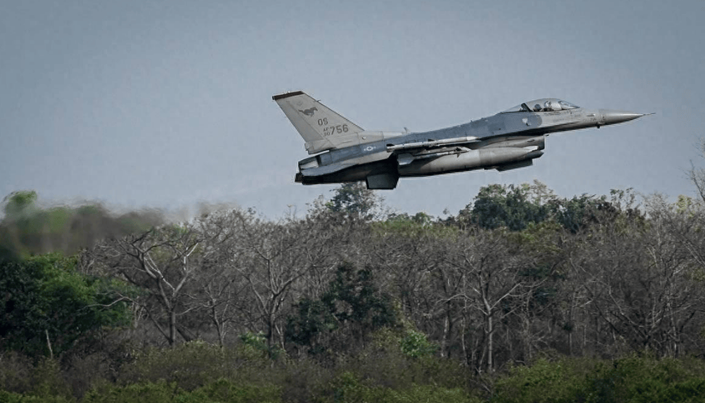 皇冠信用网代理申条件
_中日剑拔弩张之际皇冠信用网代理申条件
，四大邻国又打起来了！战机重武器全部上场