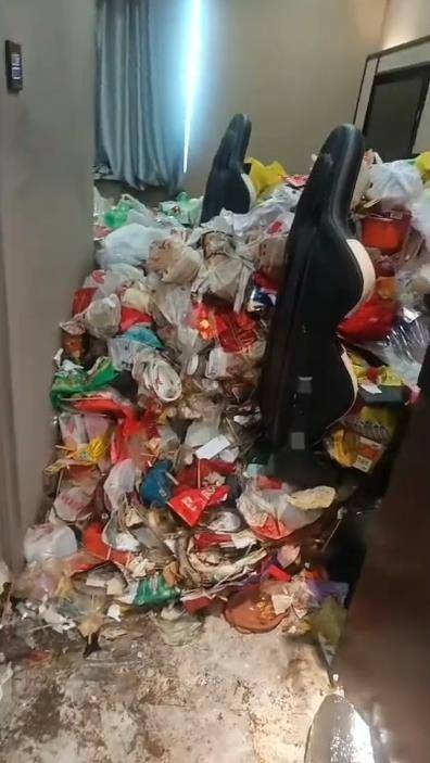 皇冠信用網代理申条件
_长春一电竞酒店退房后画面“不堪入目”皇冠信用網代理申条件
,垃圾堆积如山超1米高,酒店:顾客入住超两年,花了3天才清扫完