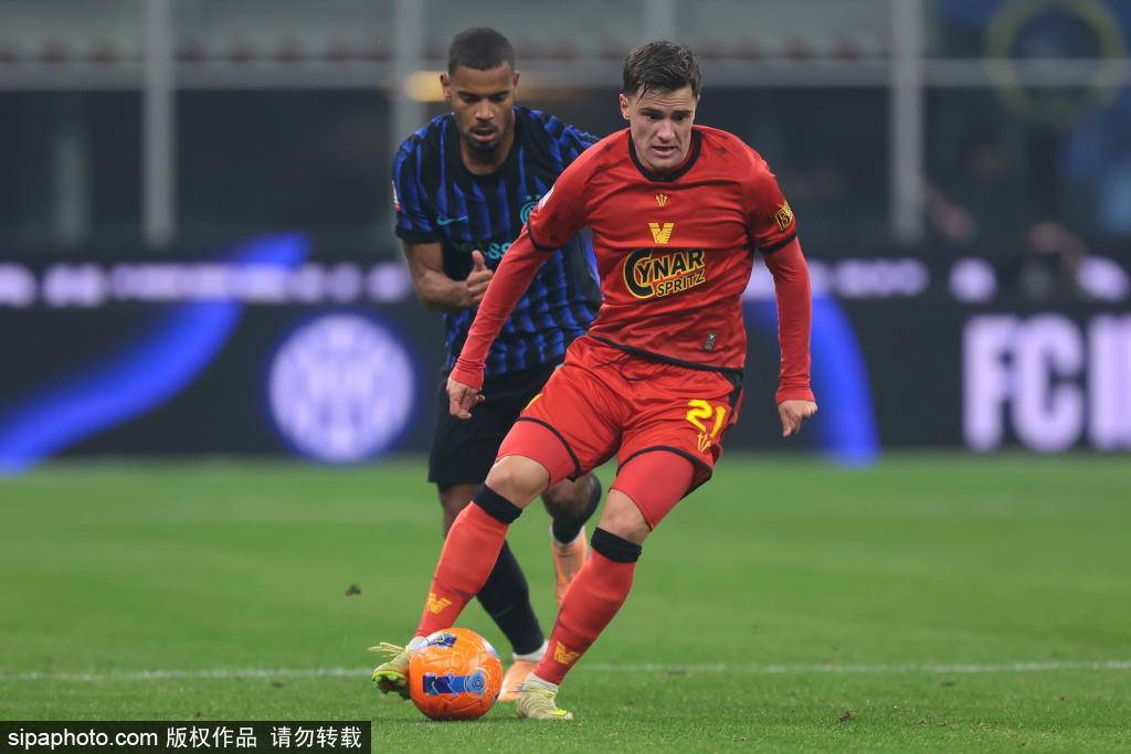 皇冠信用网_1分12秒闪击!图拉姆打进意超杯历史第二快进球皇冠信用网,国米将士迎来胜利曙光