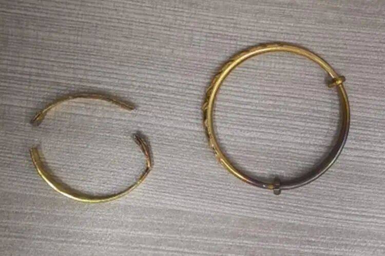 皇冠登3代理注册_上海一男子暴力破坏门锁皇冠登3代理注册，闯入女邻居家中，事情的发展出乎意料……