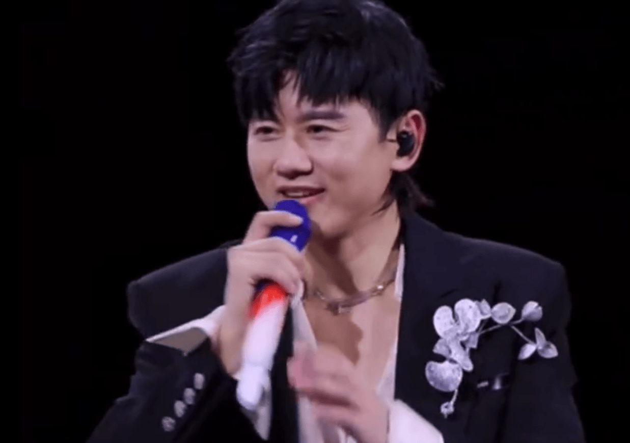 皇冠电竞足球_张杰再回应和谢娜双人舞争议皇冠电竞足球！现场表白老婆：谢谢我最爱的太阳女神娜娜