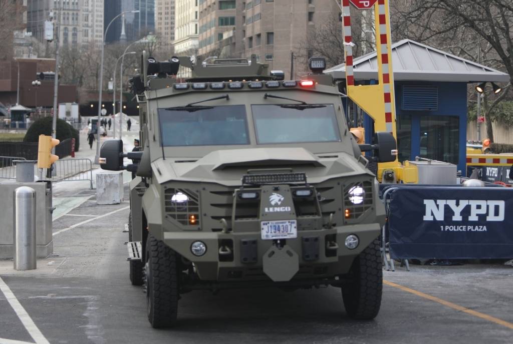 皇冠信用登3代理_释新闻｜马杜罗案开庭皇冠信用登3代理，92岁主审法官和辩护律师都是什么来头？