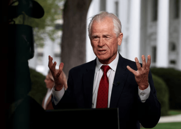 皇冠信用网登123出租_纳瓦罗吹上了：这不是对华软弱皇冠信用网登123出租，是下一盘大棋