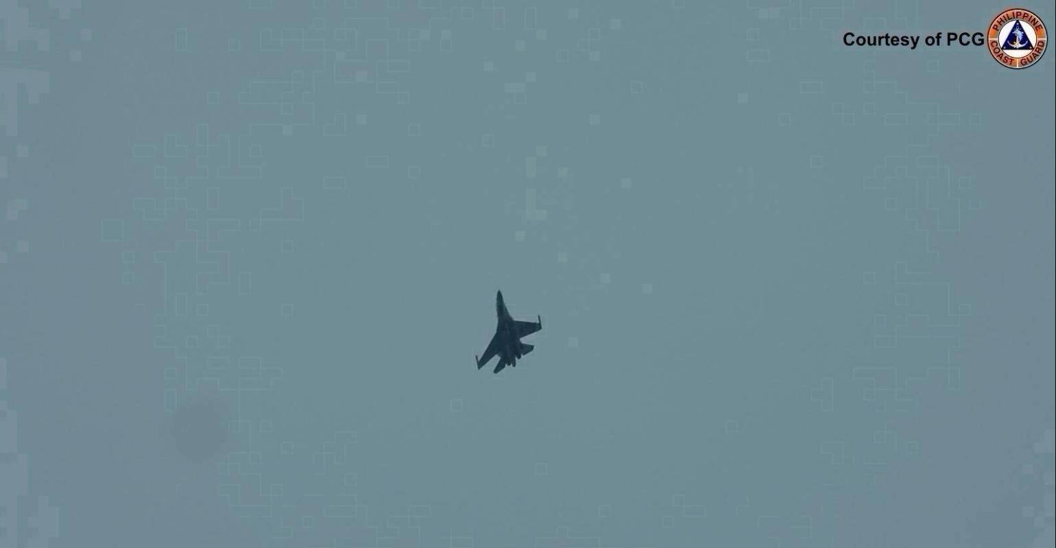 皇冠信用网在线申请_南海发生激烈对峙皇冠信用网在线申请，中国苏30驱离菲律宾侦察机，美军B-52大轰撑腰